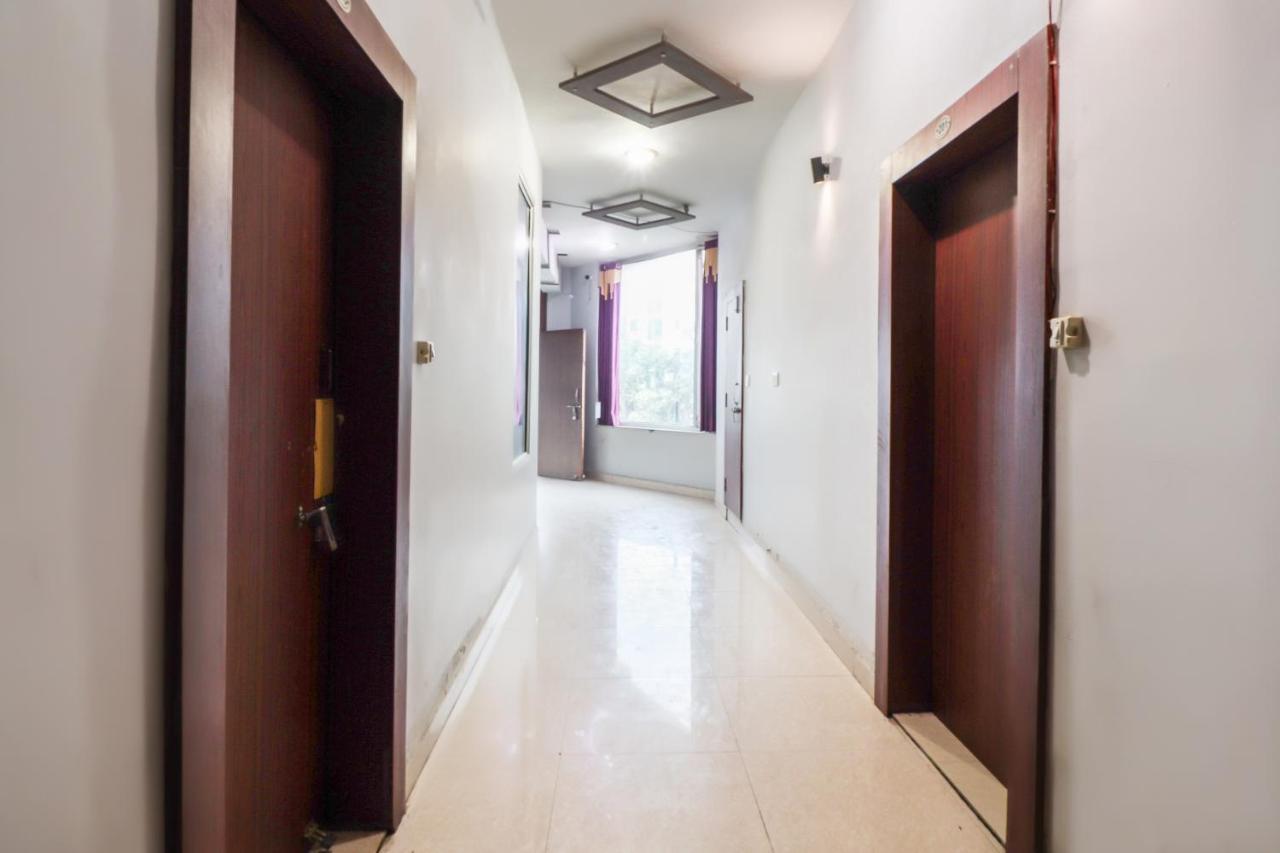 Oyo 69402 Yogeshwar Dhaam Hotel Vrindāvan Eksteriør billede