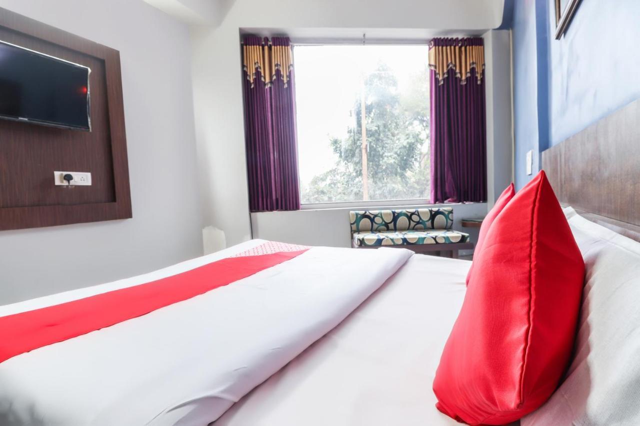 Oyo 69402 Yogeshwar Dhaam Hotel Vrindāvan Eksteriør billede